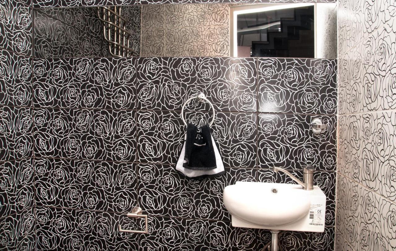 Apt In The Center Of The Town Near The Opera House Apartamento Lviv Exterior foto