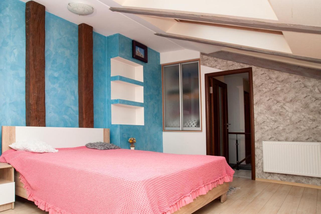 Apt In The Center Of The Town Near The Opera House Apartamento Lviv Exterior foto
