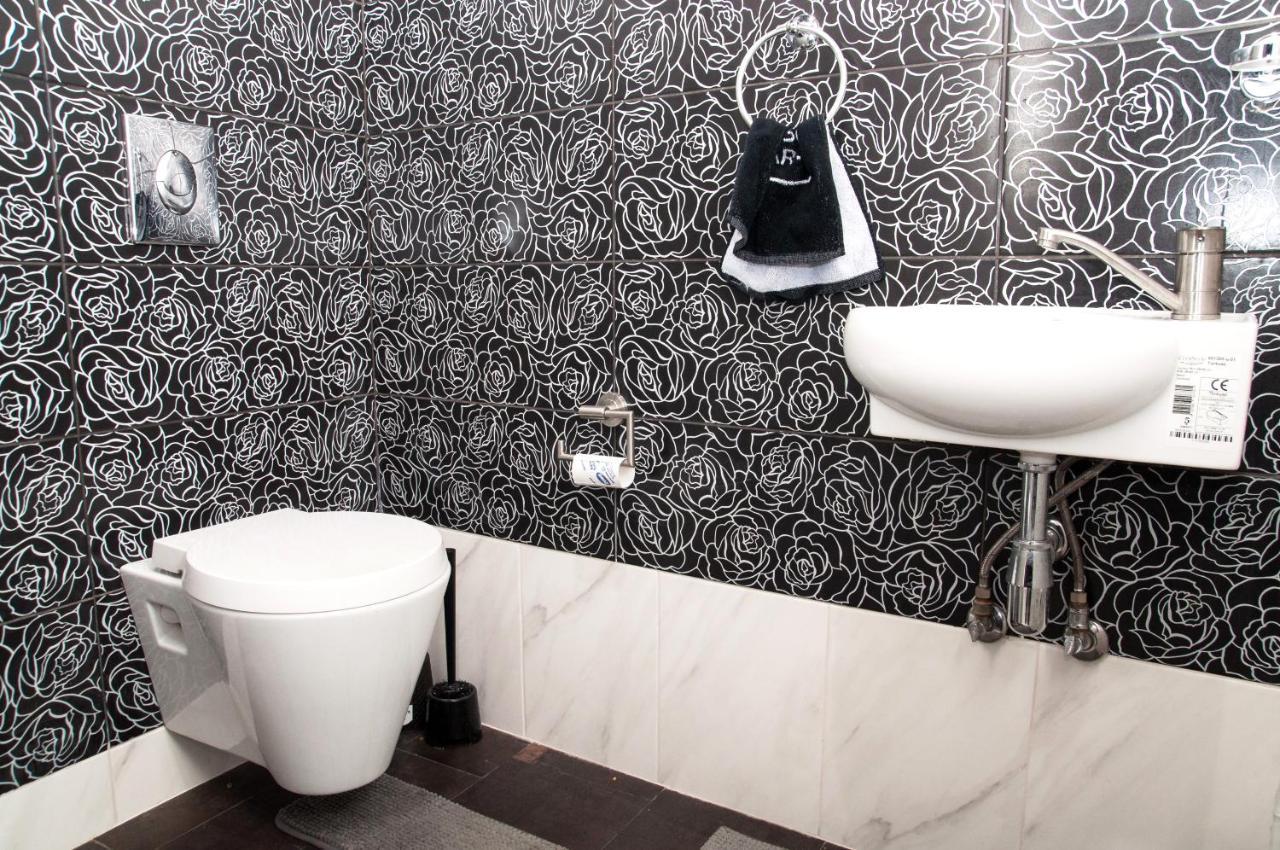 Apt In The Center Of The Town Near The Opera House Apartamento Lviv Exterior foto